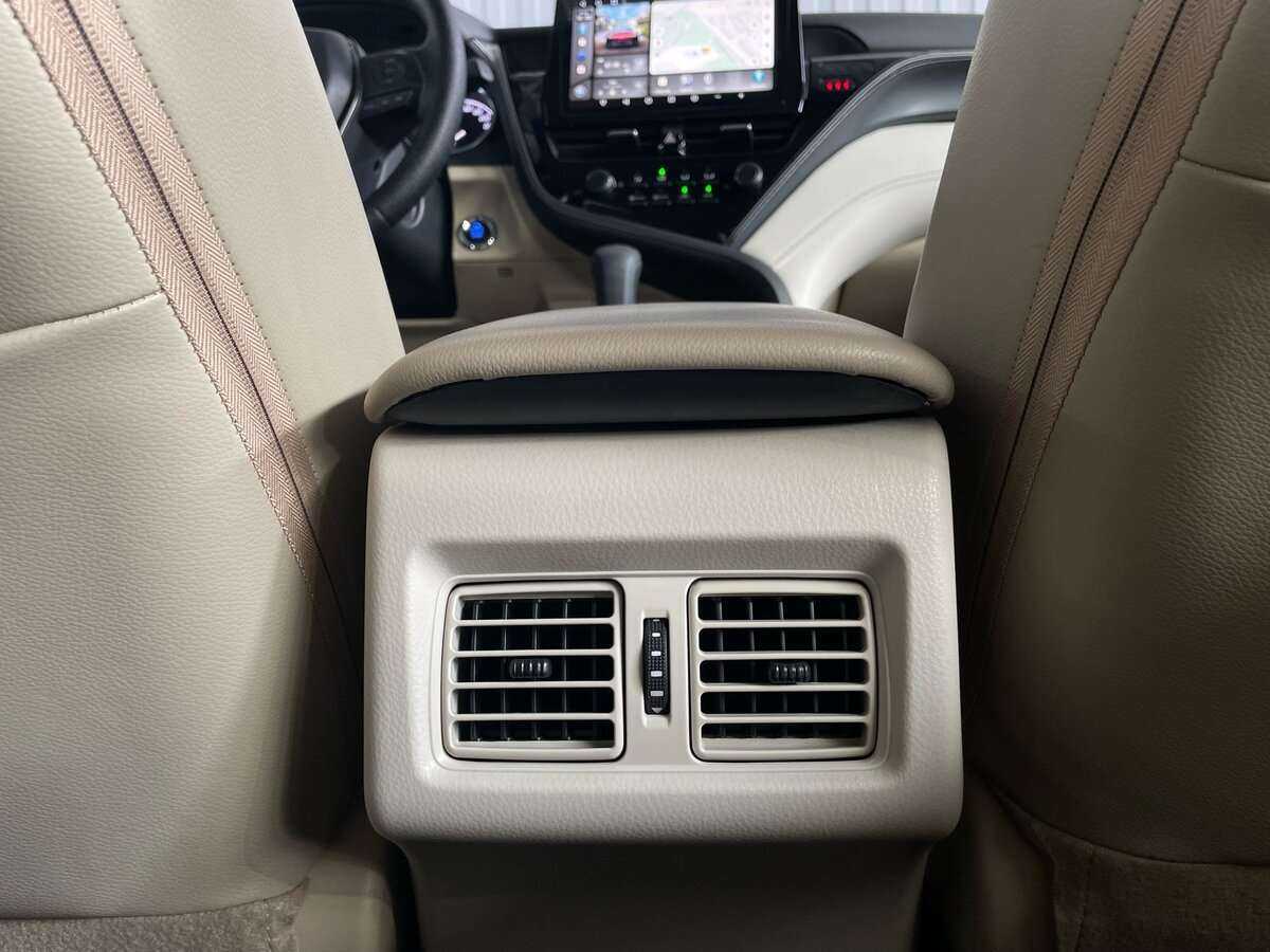 Toyota Camry с пробегом — 2022 год. Фото: #18