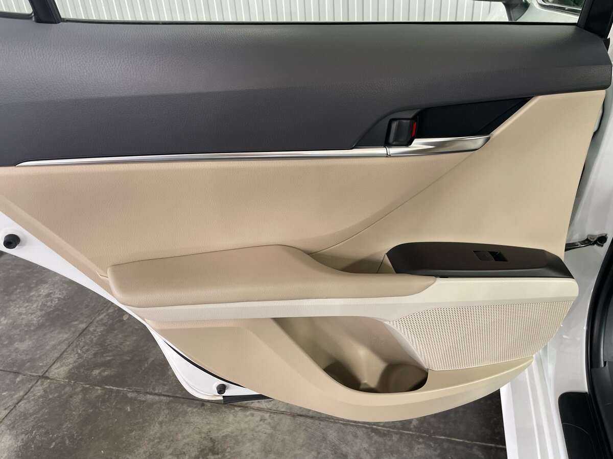 Toyota Camry с пробегом — 2022 год. Фото: #22
