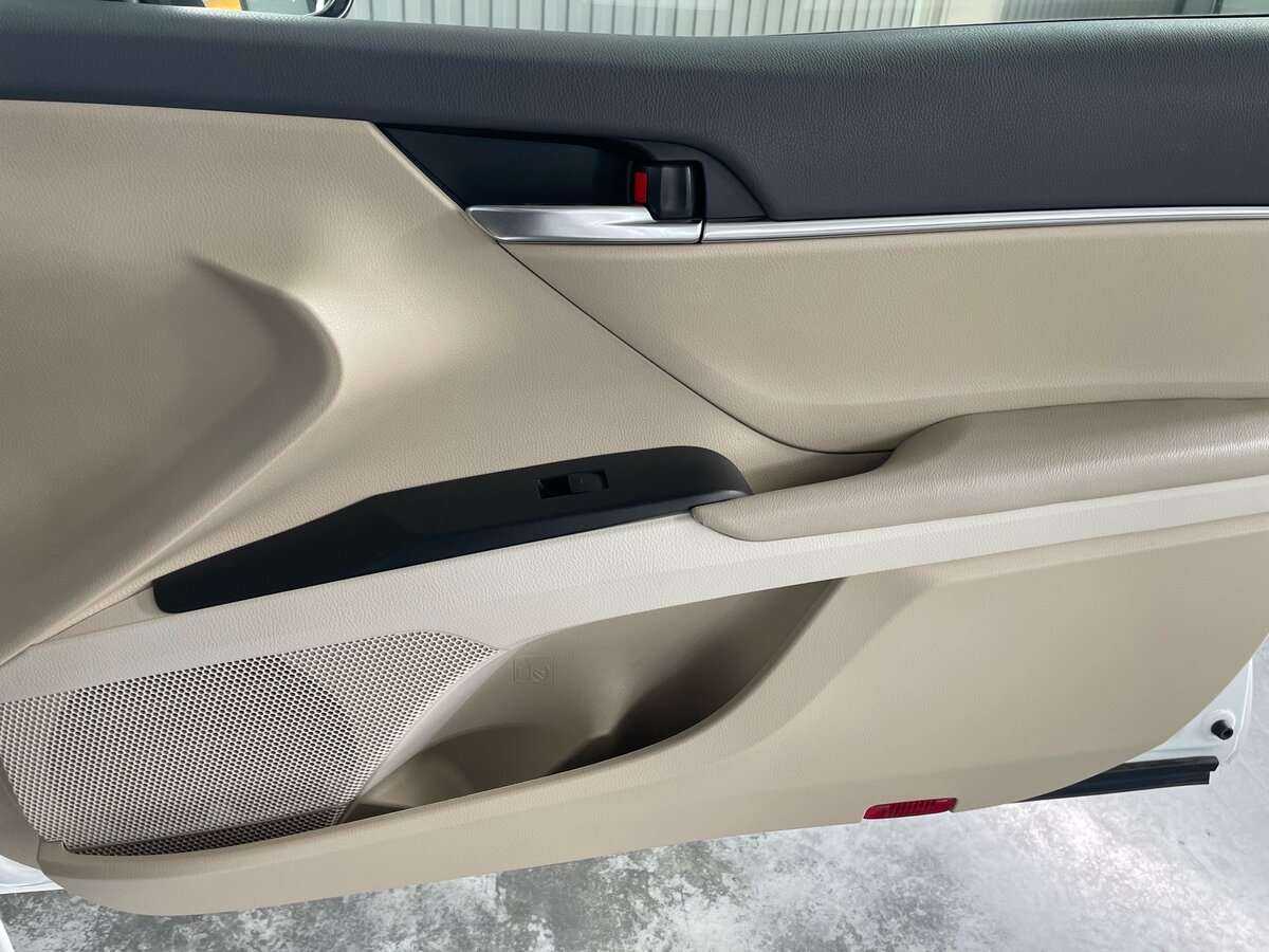 Toyota Camry с пробегом — 2022 год. Фото: #23