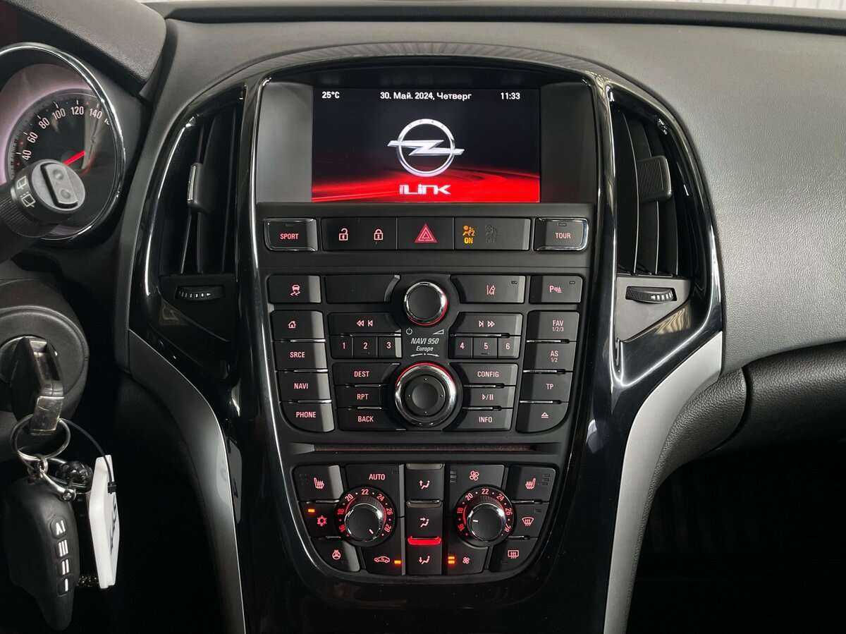 Opel Astra с пробегом — 2014 год. Фото: #10