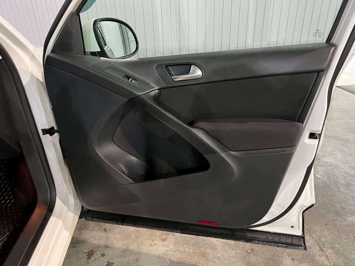 Volkswagen Tiguan с пробегом — 2011 год. Фото: #14