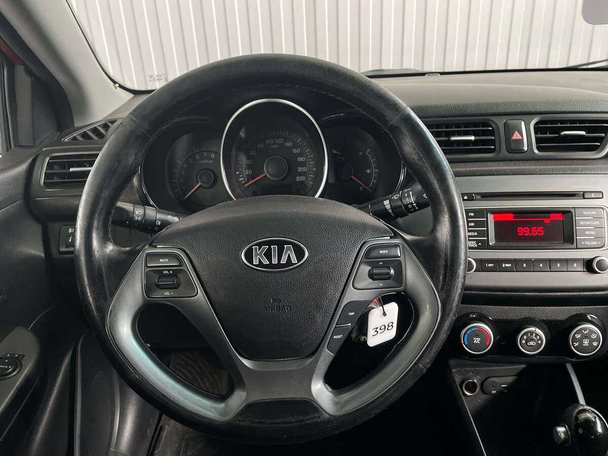 Kia Rio с пробегом — 2015 год. Фото: #9