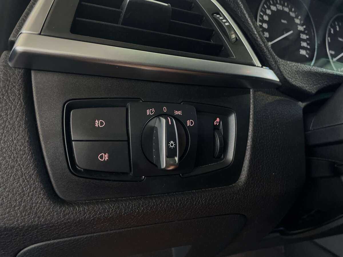 BMW 3 серии с пробегом — 2018 год. Фото: #15