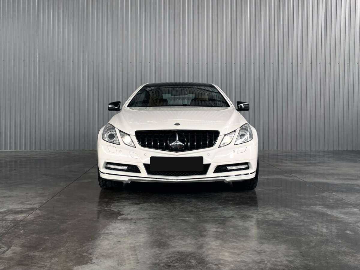 Mercedes-Benz E-Класс с пробегом — 2011 год. Фото: #1