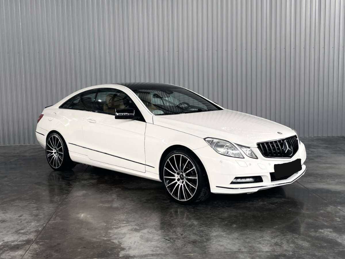 Mercedes-Benz E-Класс с пробегом — 2011 год. Фото: #2