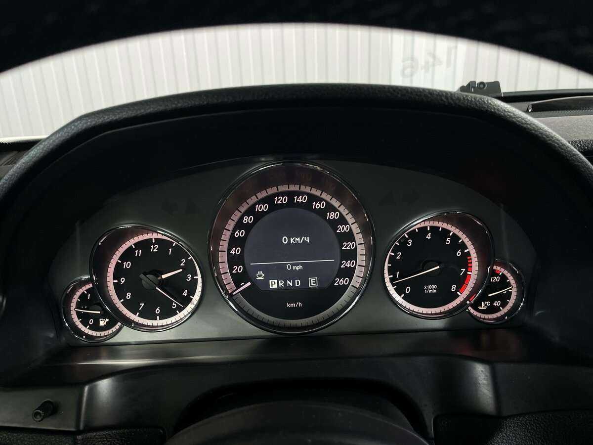 Mercedes-Benz E-Класс с пробегом — 2011 год. Фото: #12