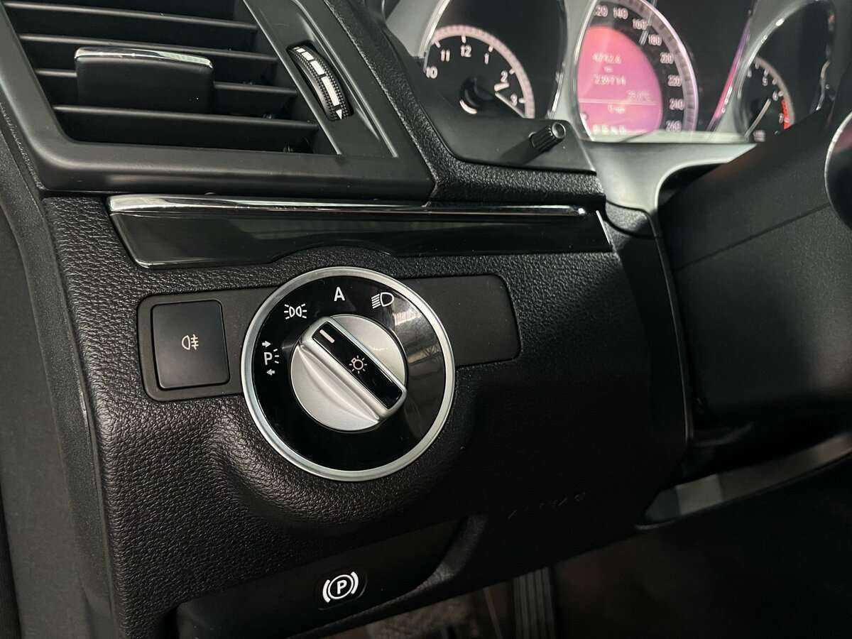 Mercedes-Benz E-Класс с пробегом — 2011 год. Фото: #14