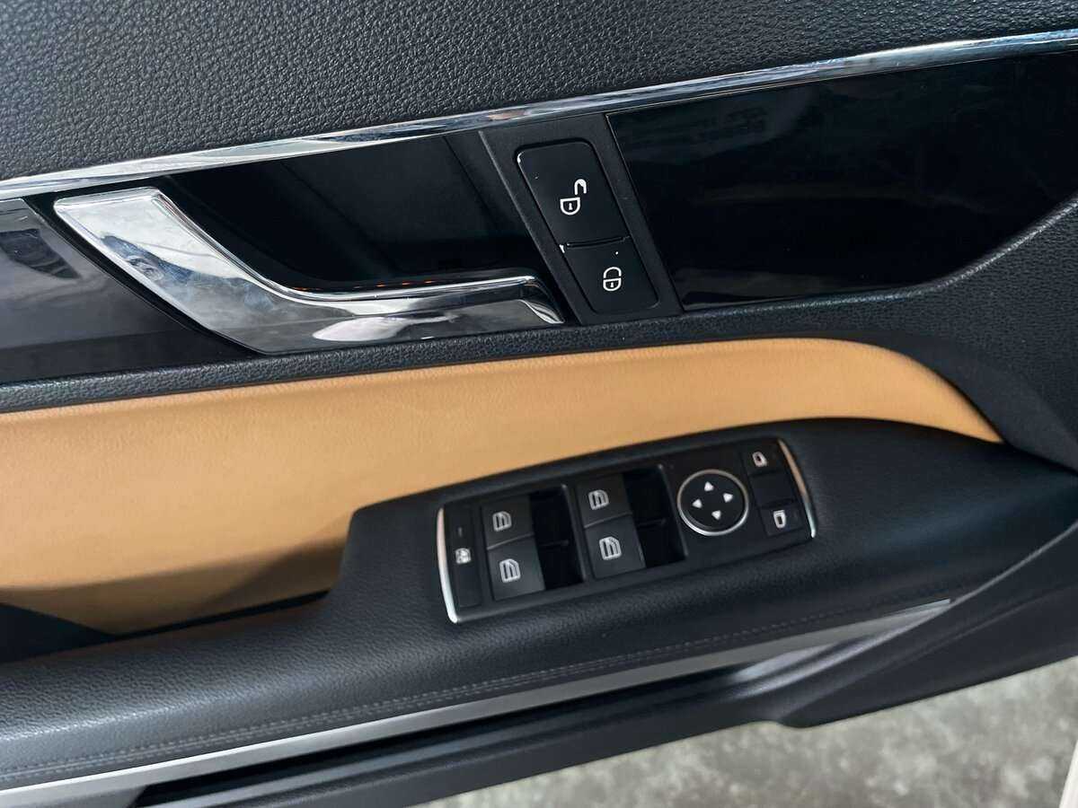 Mercedes-Benz E-Класс с пробегом — 2011 год. Фото: #20