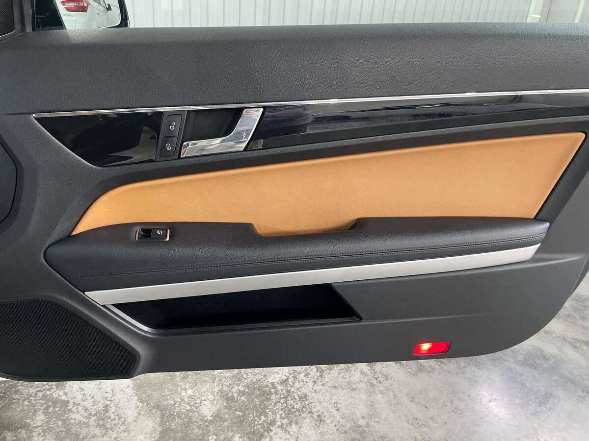 Mercedes-Benz E-Класс с пробегом — 2011 год. Фото: #21