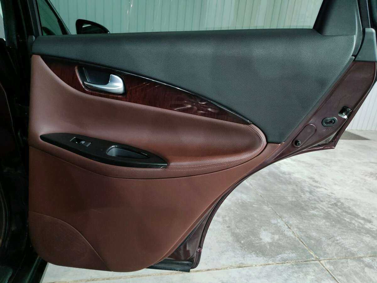 Infiniti QX50 с пробегом — 2014 год. Фото: #16