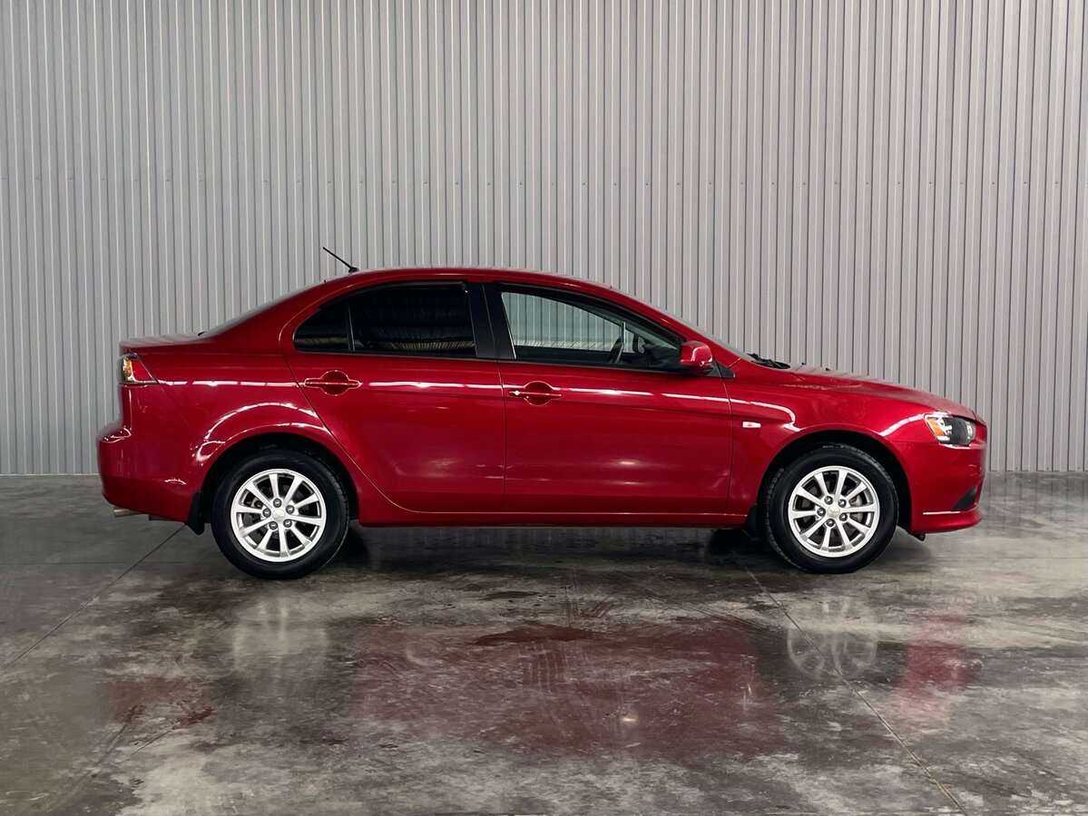 Mitsubishi Lancer с пробегом — 2011 год. Фото: #2