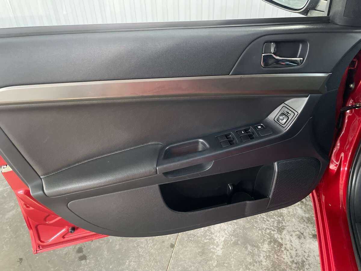 Mitsubishi Lancer с пробегом — 2011 год. Фото: #16