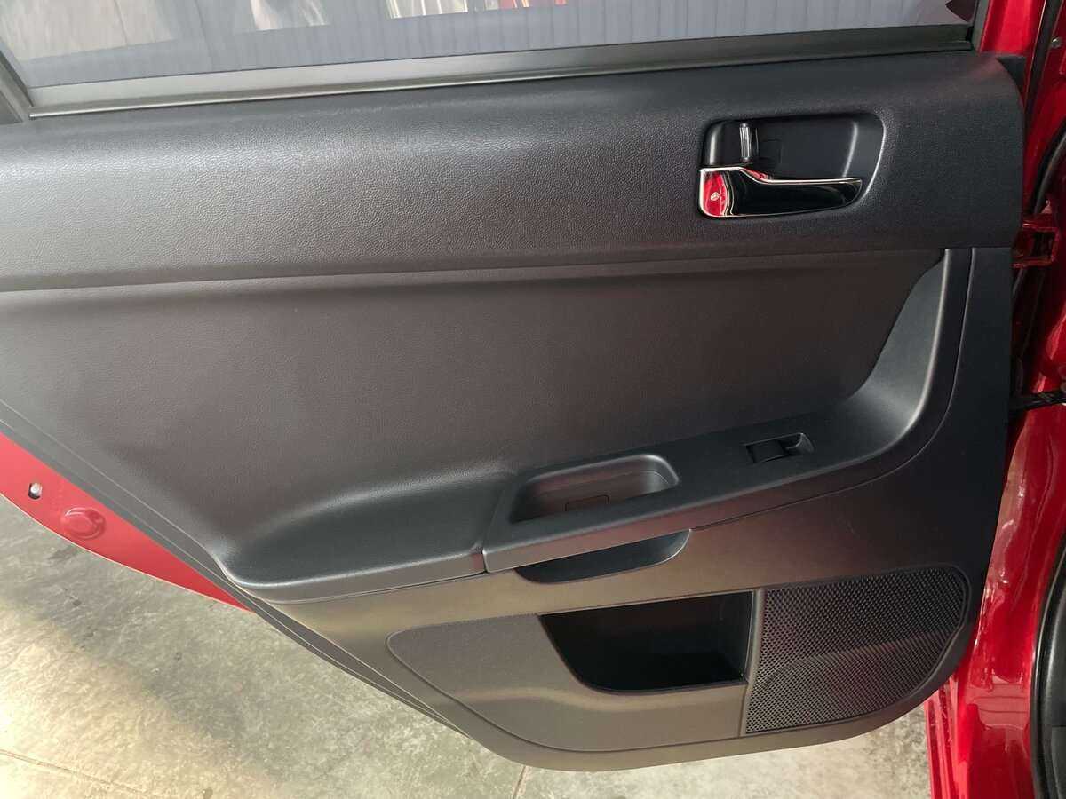 Mitsubishi Lancer с пробегом — 2011 год. Фото: #17