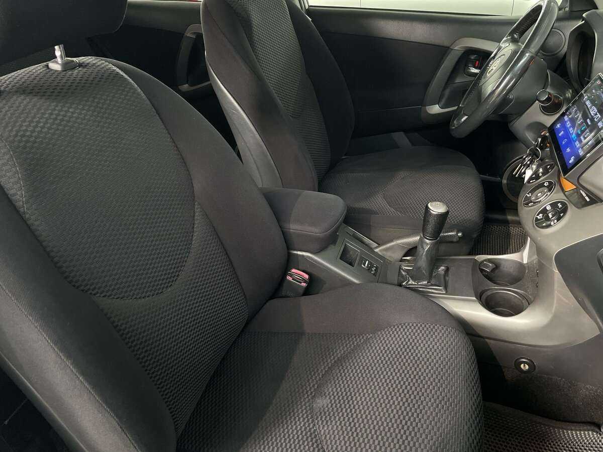 Toyota RAV4 с пробегом — 2008 год. Фото: #11