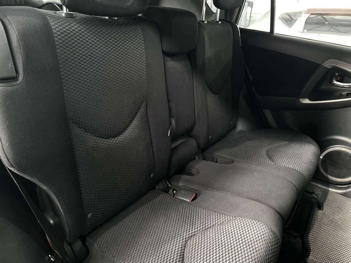 Toyota RAV4 с пробегом — 2008 год. Фото: #12