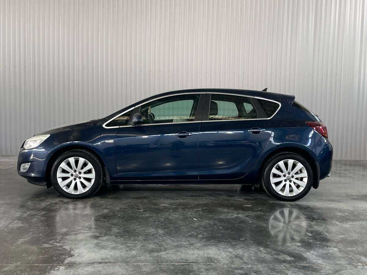 Opel Astra с пробегом — 2011 год. Фото: #7