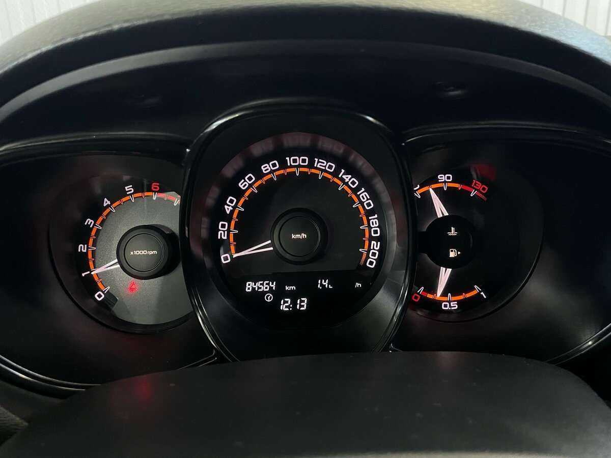 Lada (ВАЗ) Vesta с пробегом — 2018 год. Фото: #12