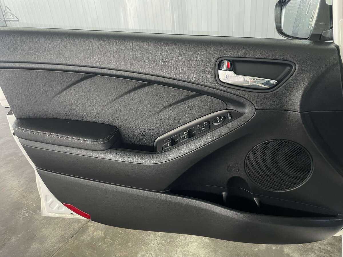 Kia Cerato с пробегом — 2014 год. Фото: #20