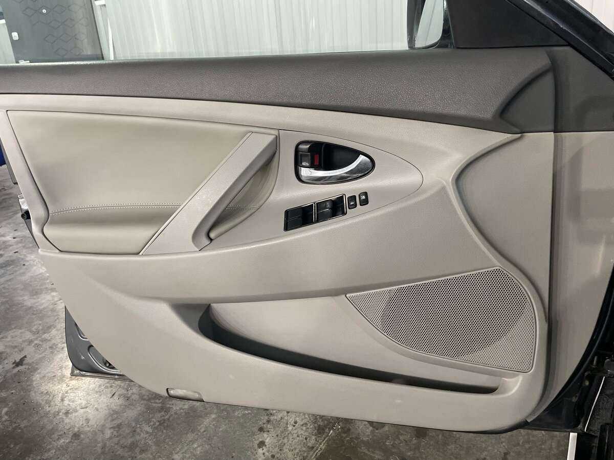 Toyota Camry с пробегом — 2007 год. Фото: #16