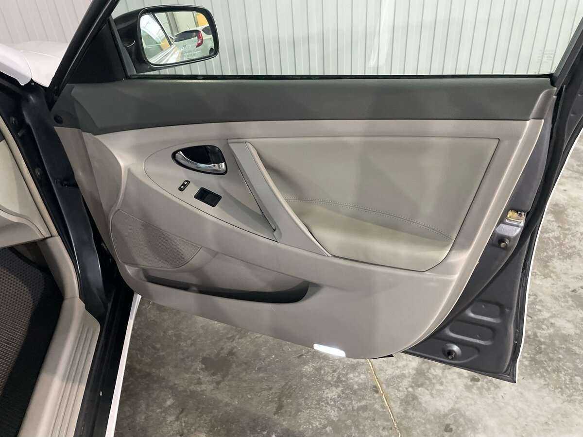 Toyota Camry с пробегом — 2007 год. Фото: #18