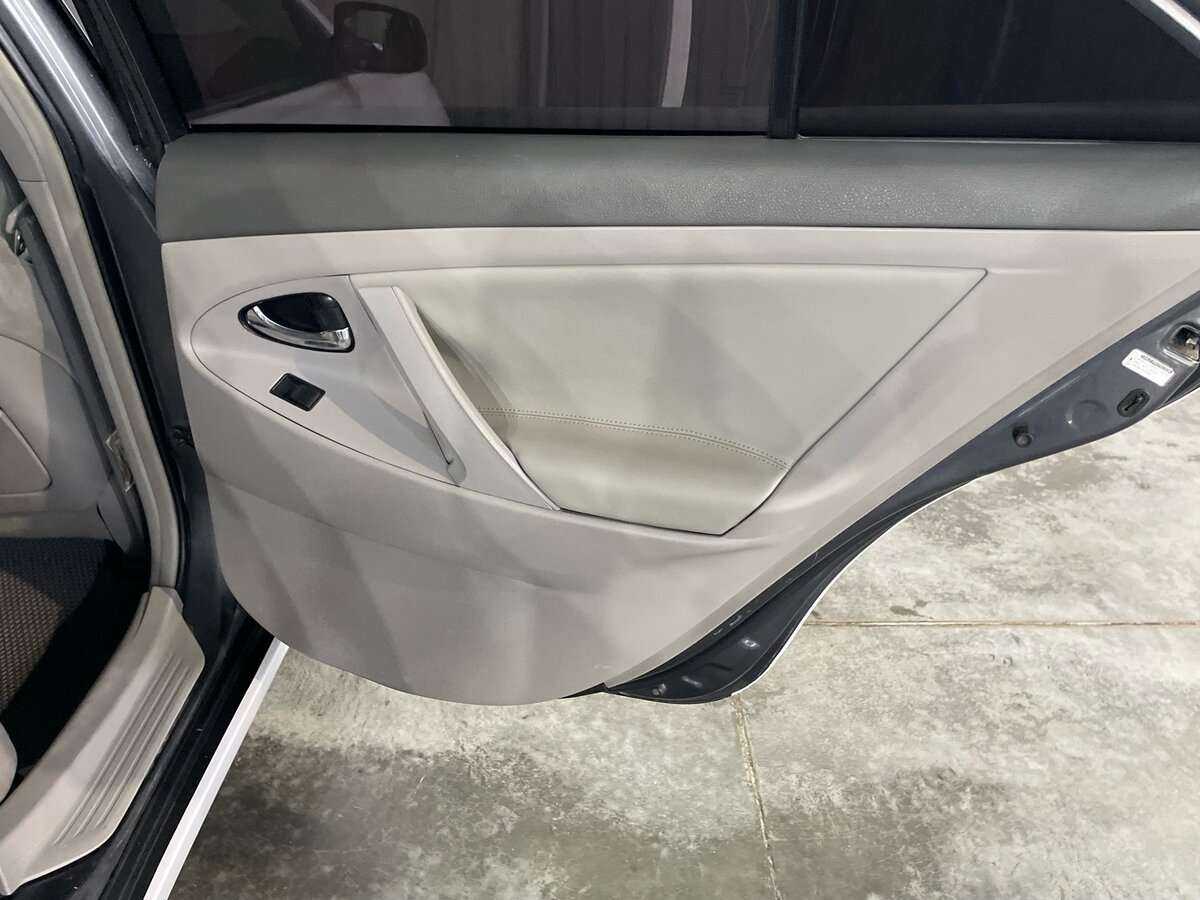 Toyota Camry с пробегом — 2007 год. Фото: #19