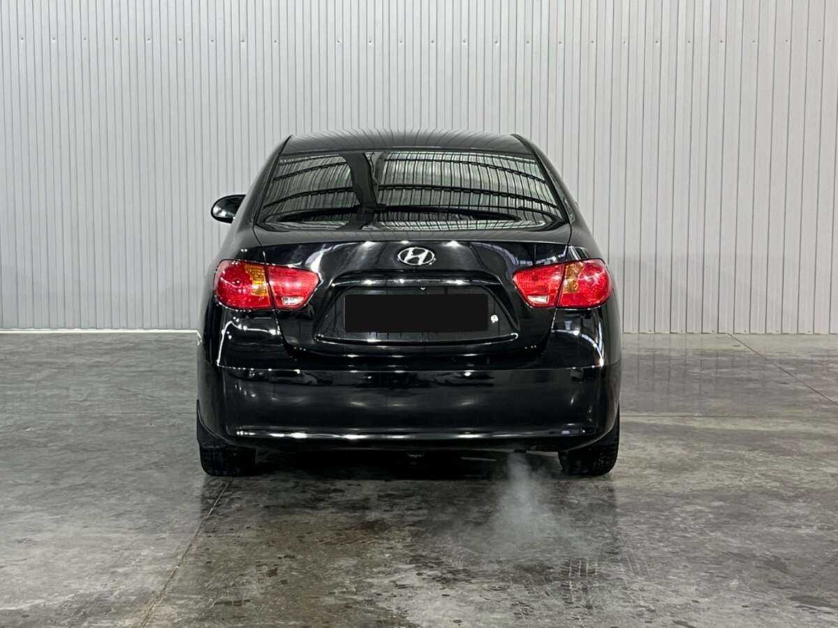 Hyundai Elantra с пробегом — 2008 год. Фото: #4