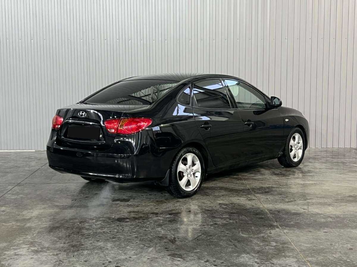 Hyundai Elantra с пробегом — 2008 год. Фото: #6