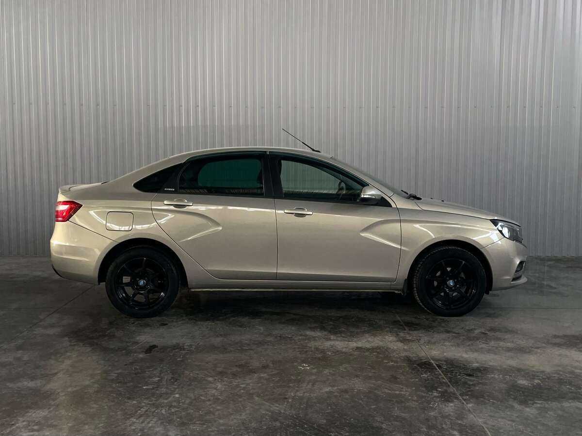 Lada (ВАЗ) Vesta с пробегом — 2017 год. Фото: #3