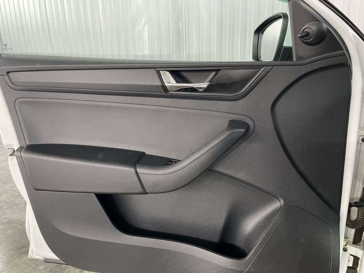 Skoda Rapid с пробегом — 2019 год. Фото: #15