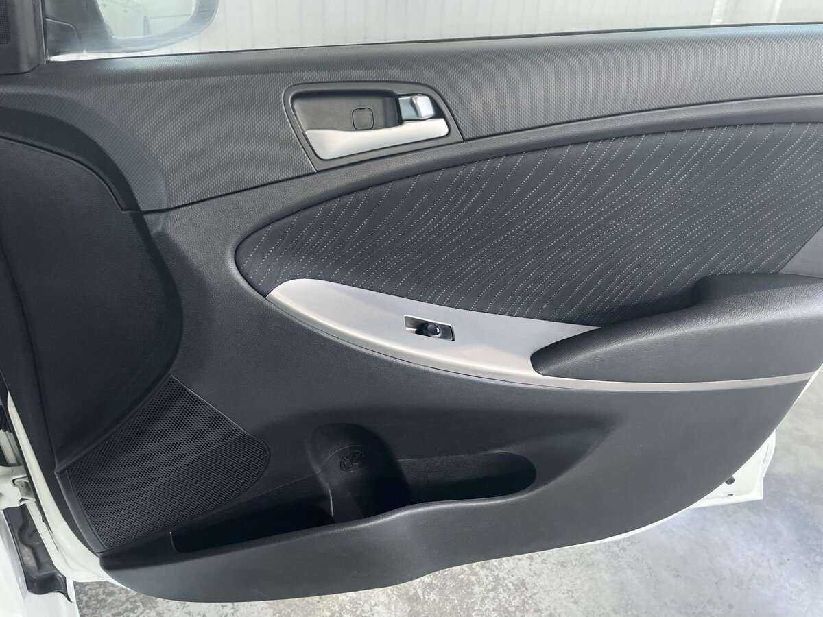 Hyundai Solaris с пробегом — 2016 год. Фото: #21