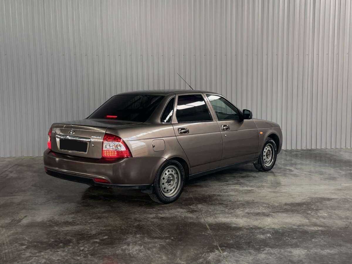 Lada (ВАЗ) Priora с пробегом — 2014 год. Фото: #4