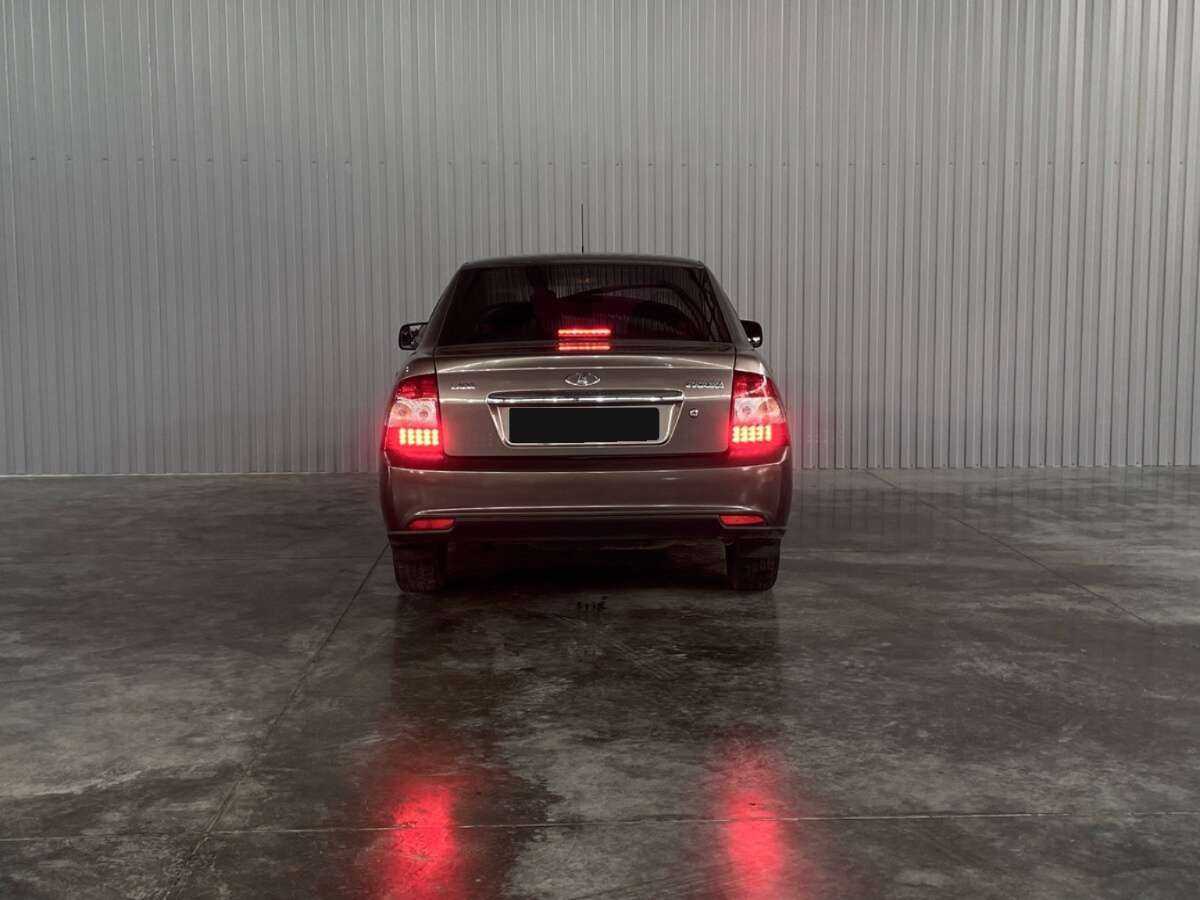 Lada (ВАЗ) Priora с пробегом — 2014 год. Фото: #5