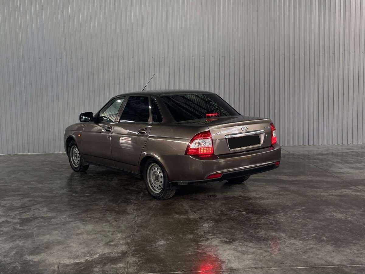 Lada (ВАЗ) Priora с пробегом — 2014 год. Фото: #6