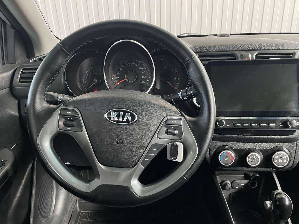 Kia Rio с пробегом — 2017 год. Фото: #9