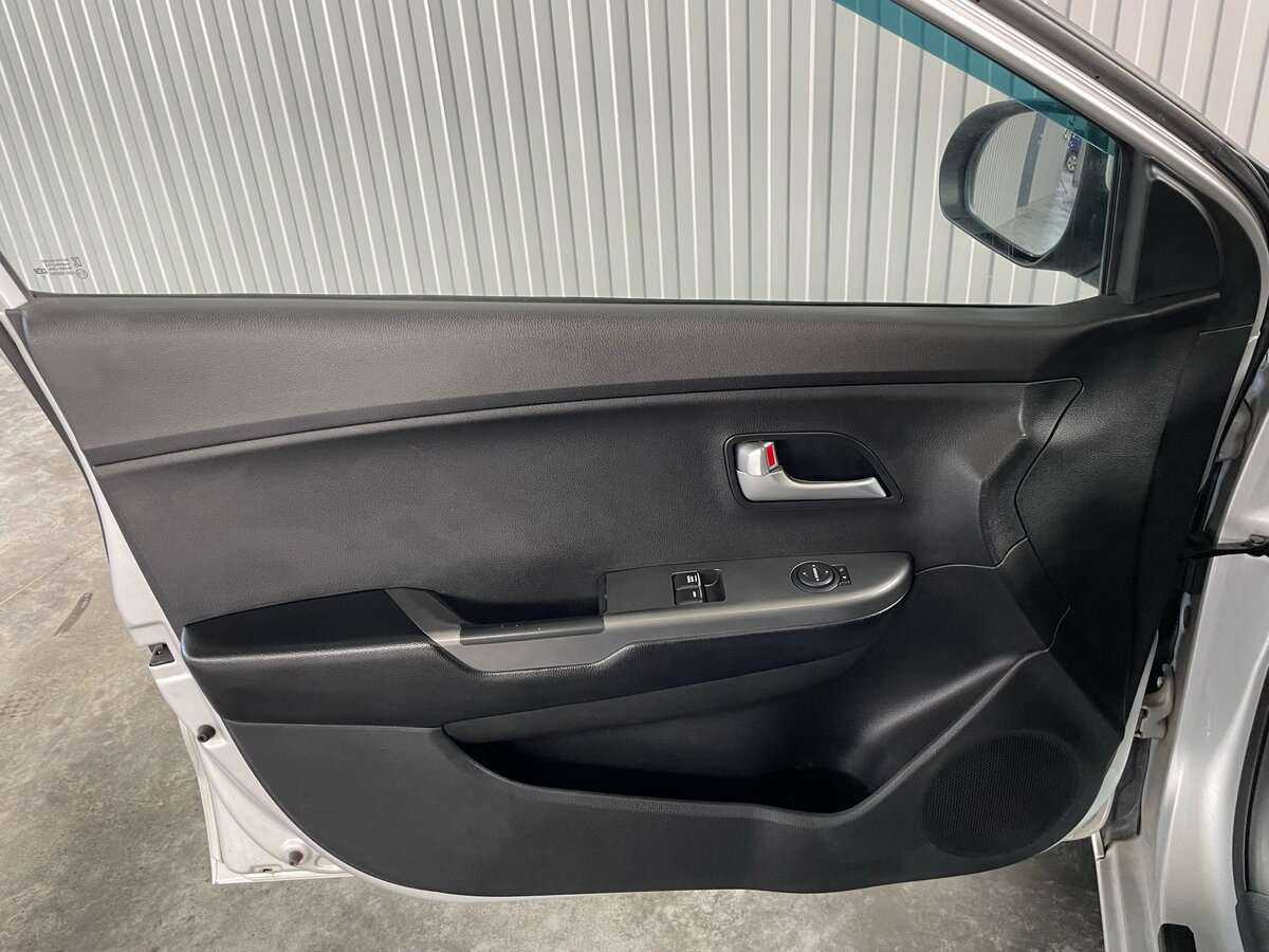 Kia Rio с пробегом — 2017 год. Фото: #16