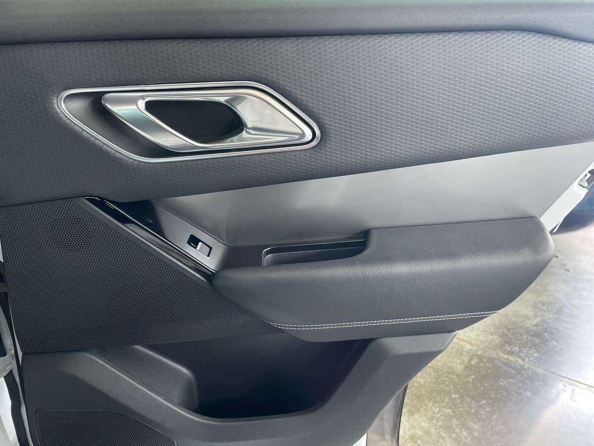 Land Rover Range Rover Velar с пробегом — 2018 год. Фото: #24