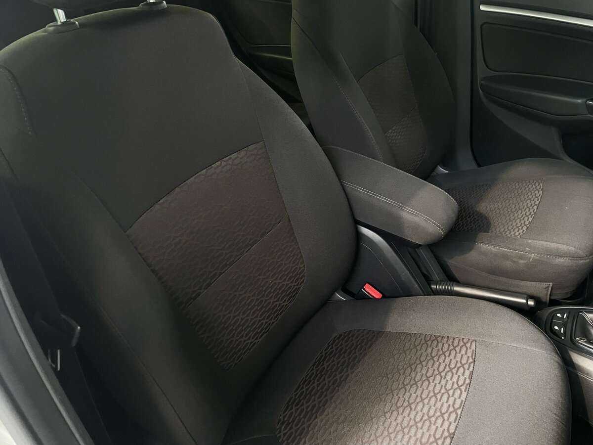 Lada (ВАЗ) Vesta с пробегом — 2019 год. Фото: #17