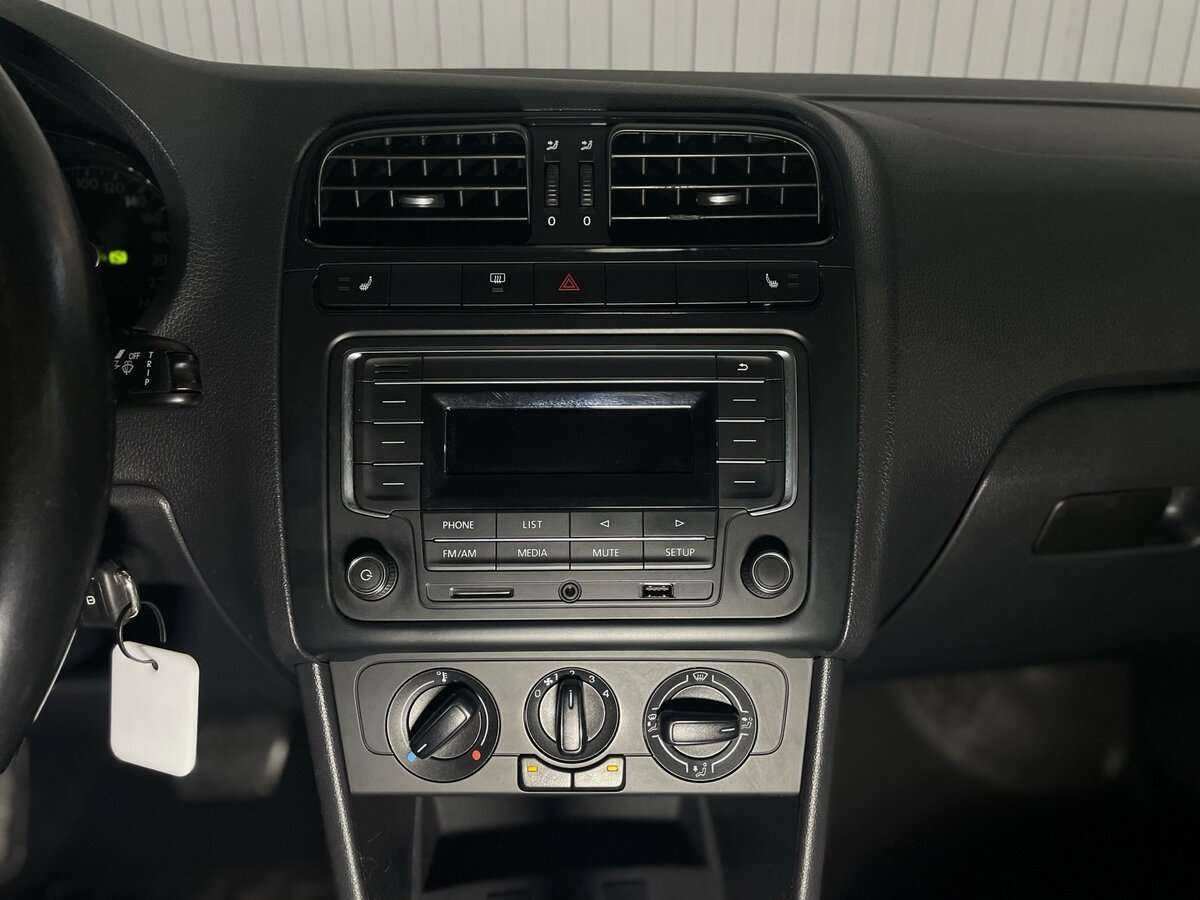 Volkswagen Polo с пробегом — 2017 год. Фото: #15