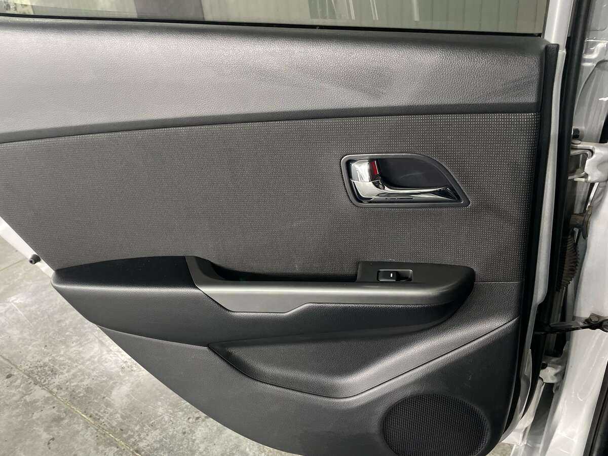 Kia Rio с пробегом — 2014 год. Фото: #18