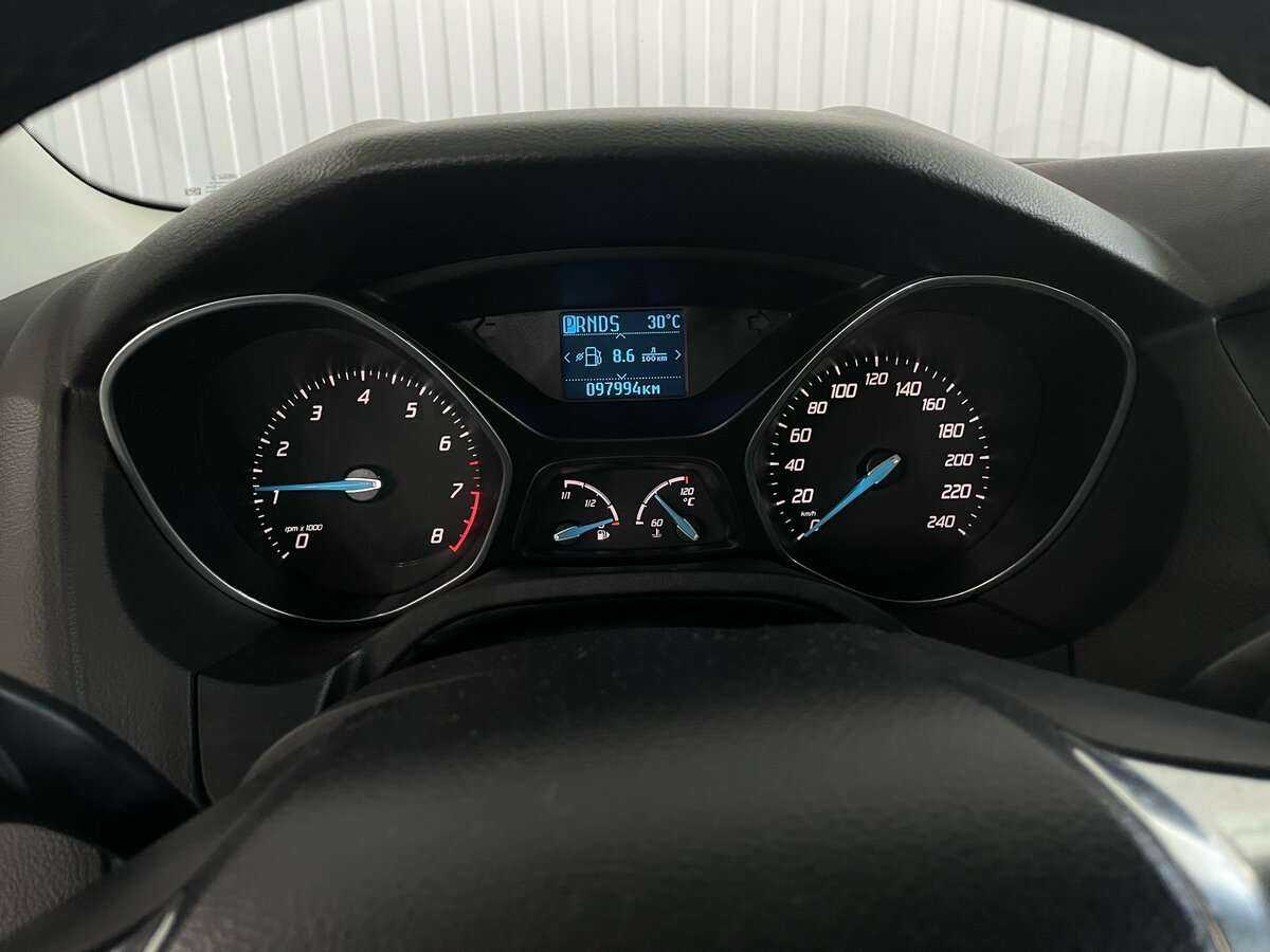 Ford Focus с пробегом — 2011 год. Фото: #10