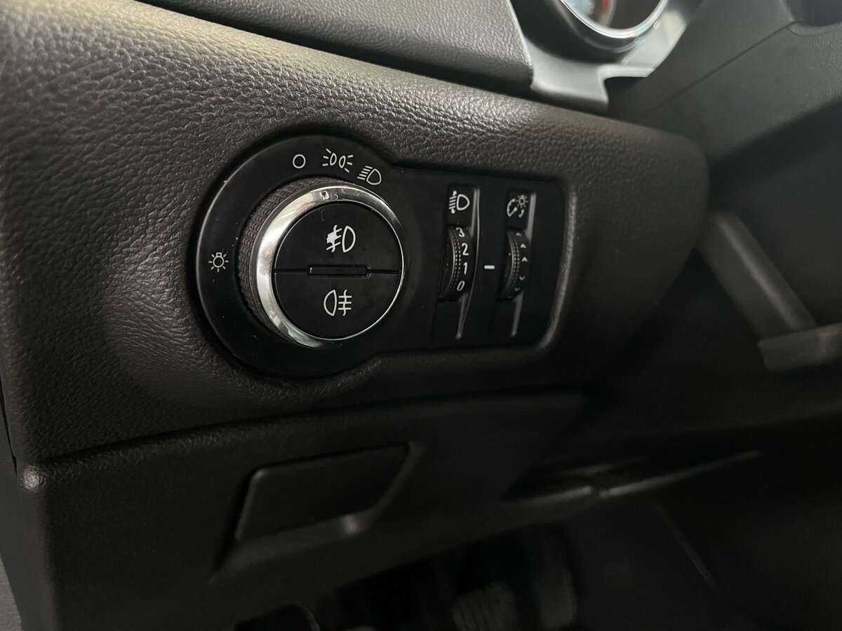 Opel Astra с пробегом — 2012 год. Фото: #11