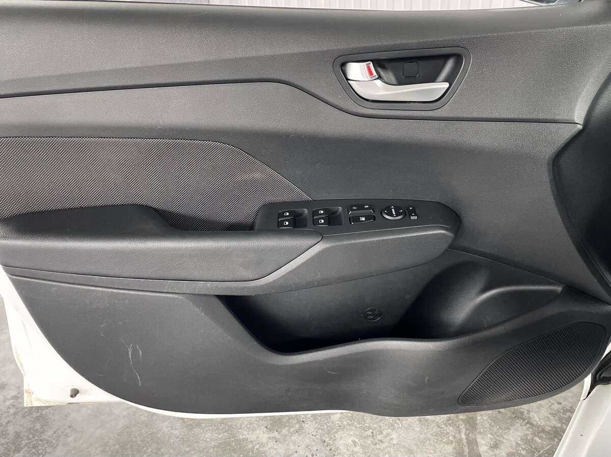 Hyundai Solaris с пробегом — 2018 год. Фото: #18