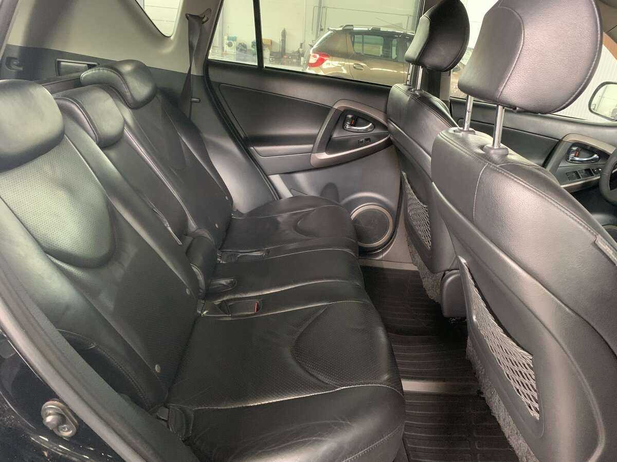 Toyota RAV4 с пробегом — 2006 год. Фото: #11