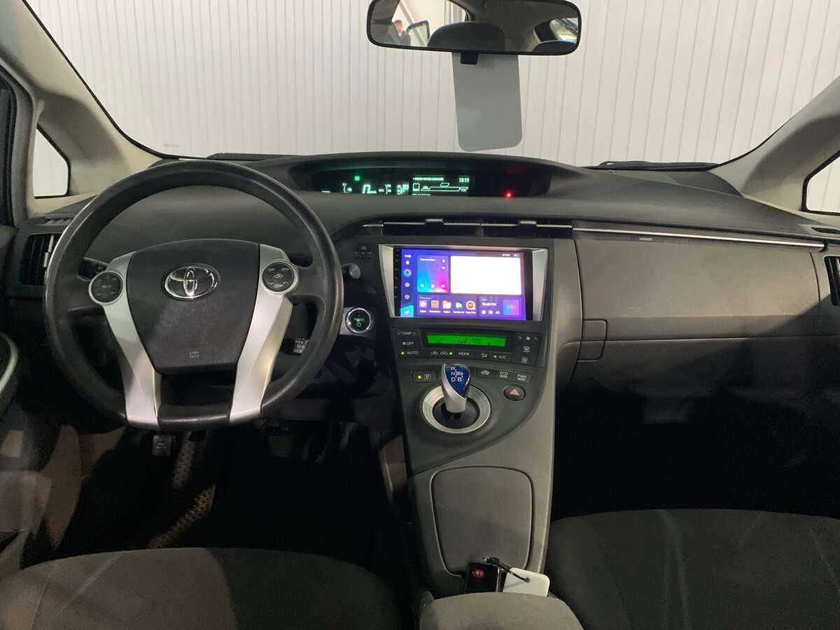 Toyota Prius с пробегом — 2009 год. Фото: #8