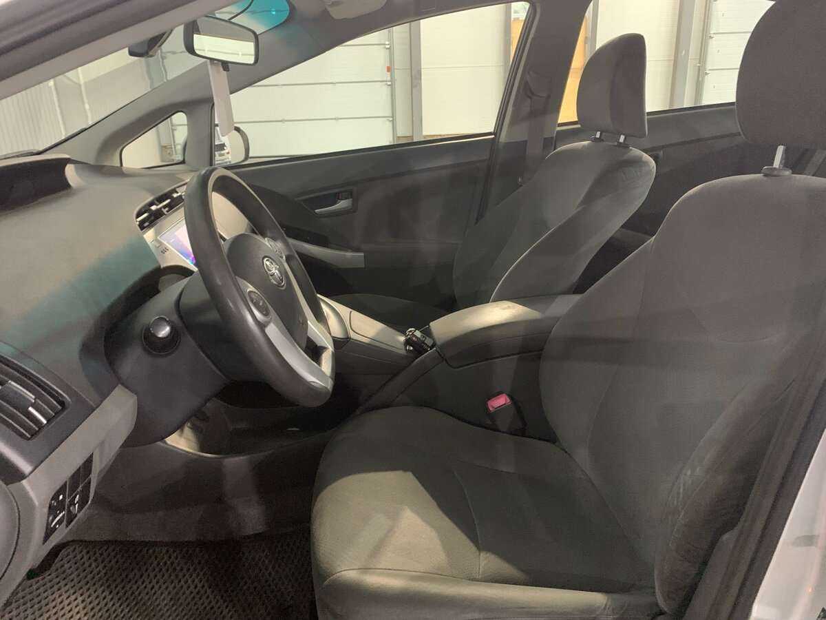 Toyota Prius с пробегом — 2009 год. Фото: #10