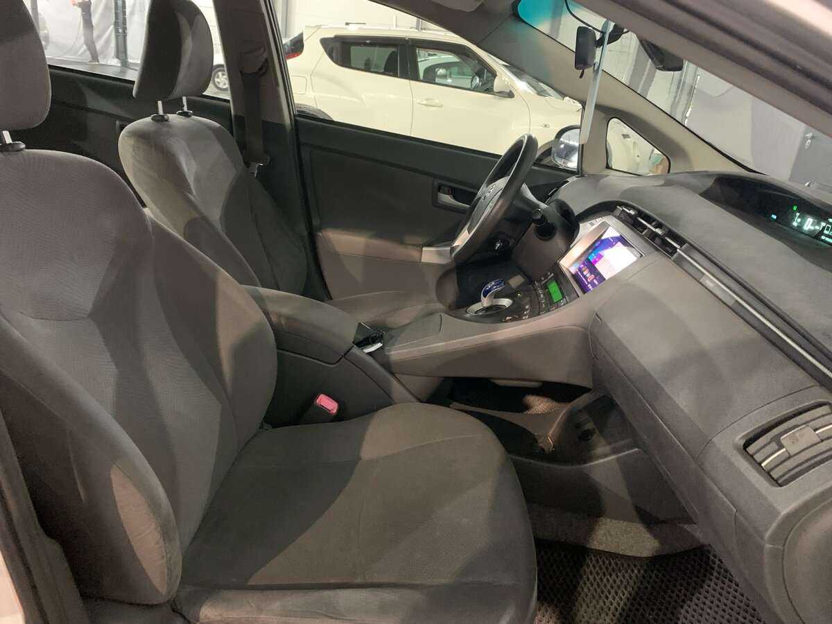 Toyota Prius с пробегом — 2009 год. Фото: #13
