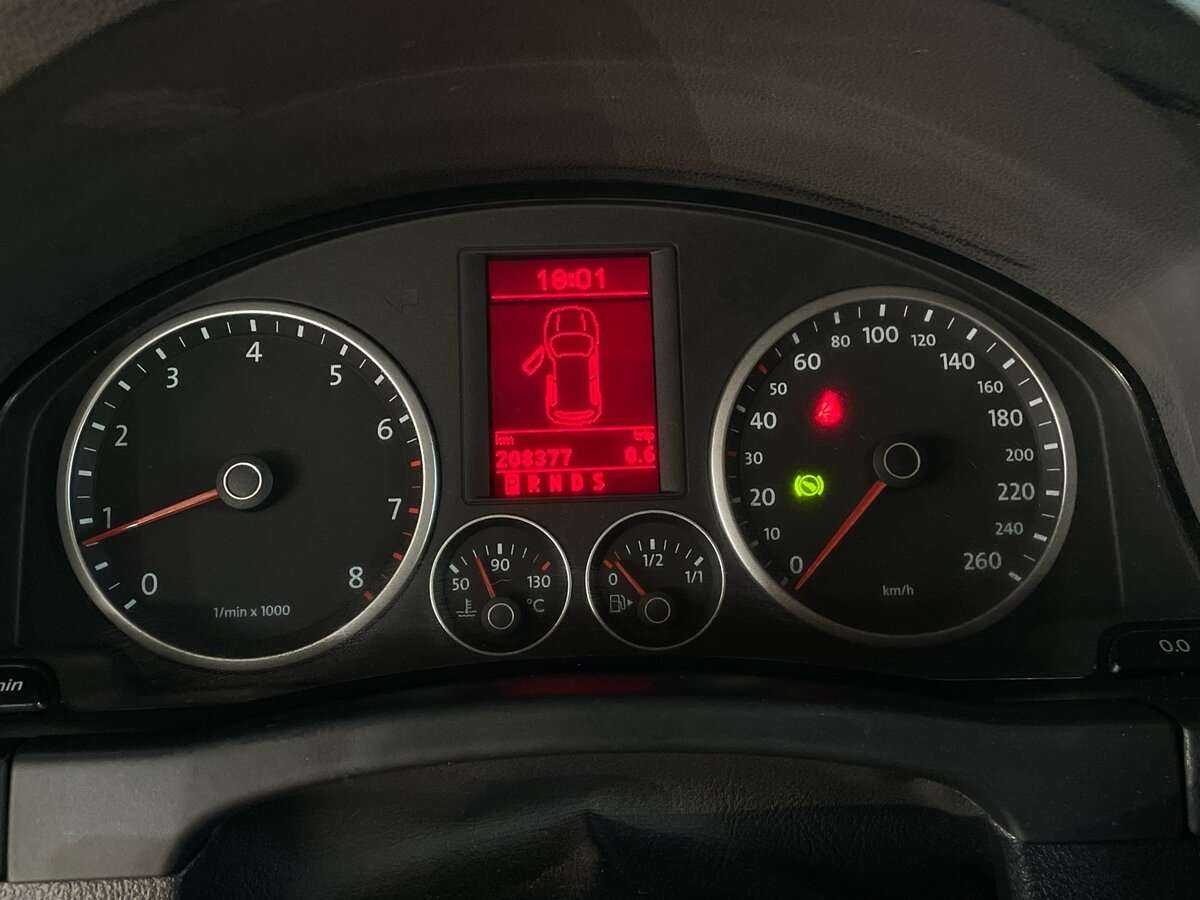 Volkswagen Tiguan с пробегом — 2008 год. Фото: #10