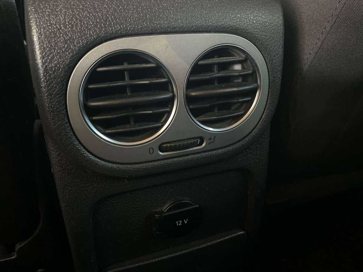 Volkswagen Tiguan с пробегом — 2008 год. Фото: #12