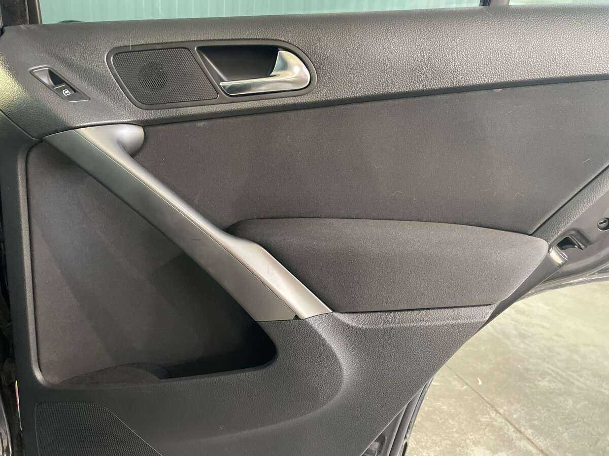 Volkswagen Tiguan с пробегом — 2008 год. Фото: #21