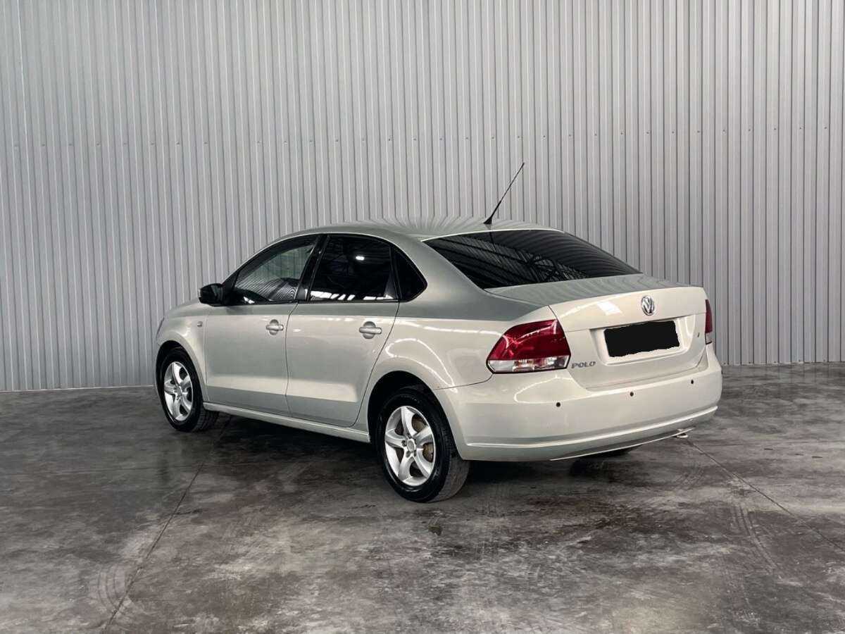 Volkswagen Polo с пробегом — 2011 год. Фото: #6